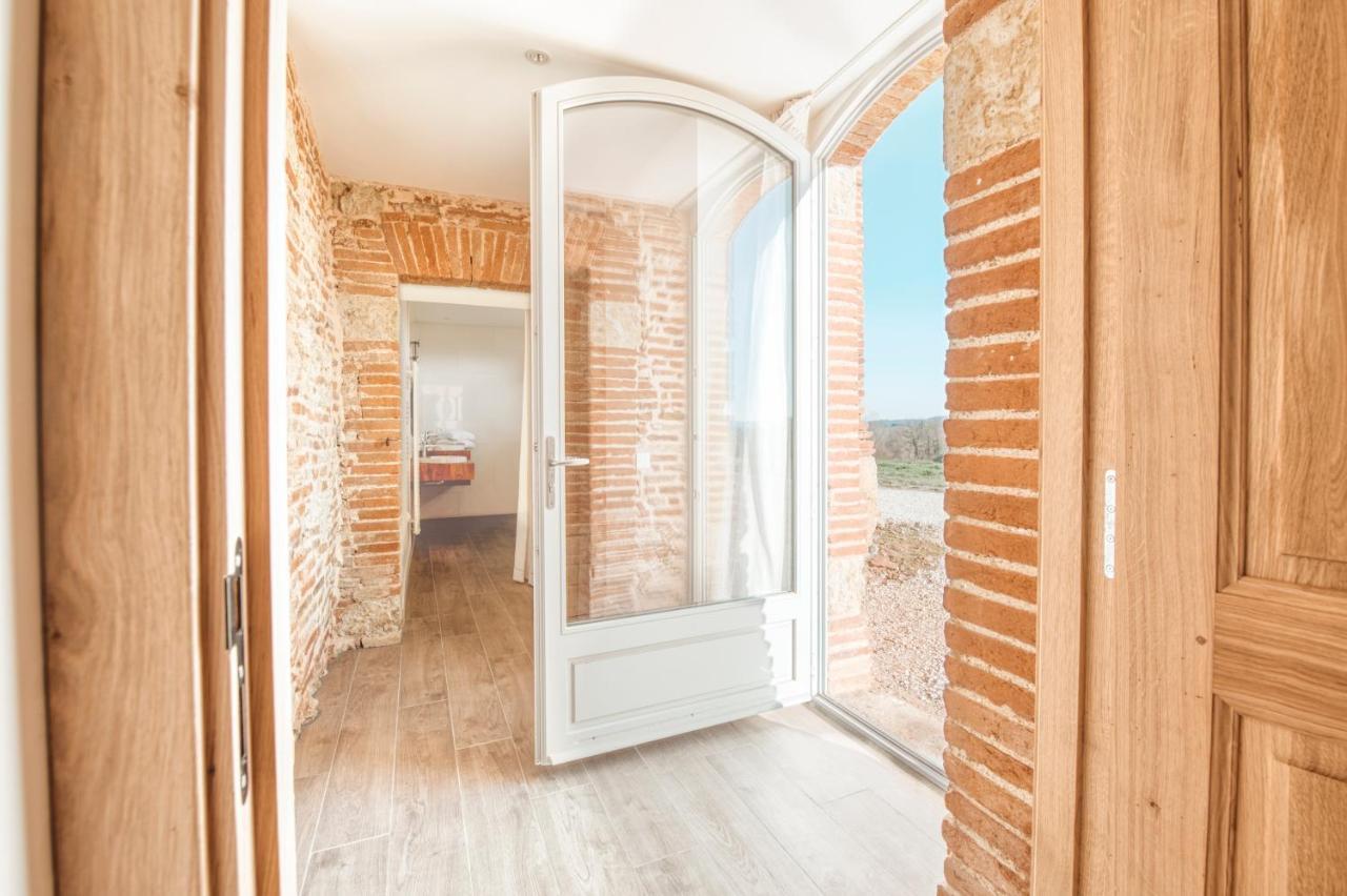 Отель Escons Domaine De Charme Saint-Sulpice-sur-Leze Экстерьер фото