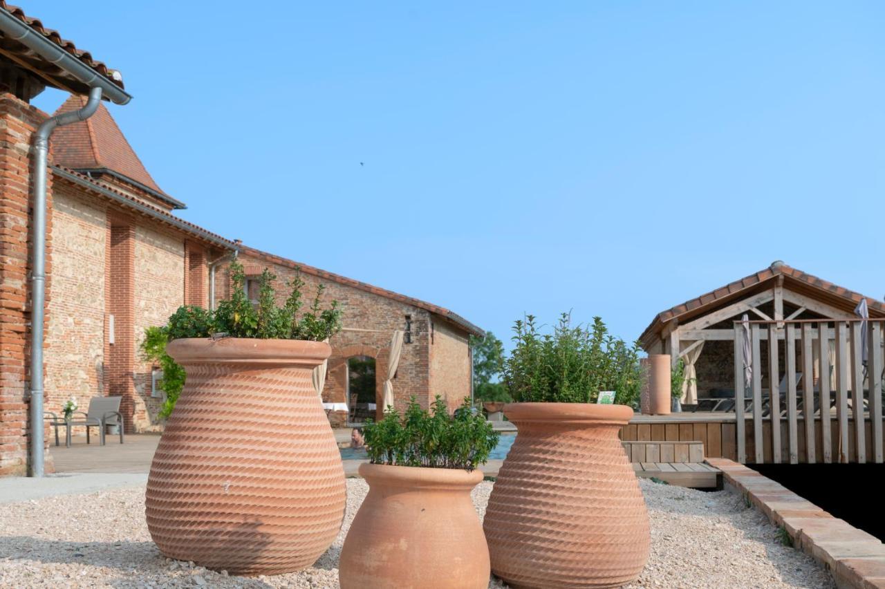Отель Escons Domaine De Charme Saint-Sulpice-sur-Leze Экстерьер фото