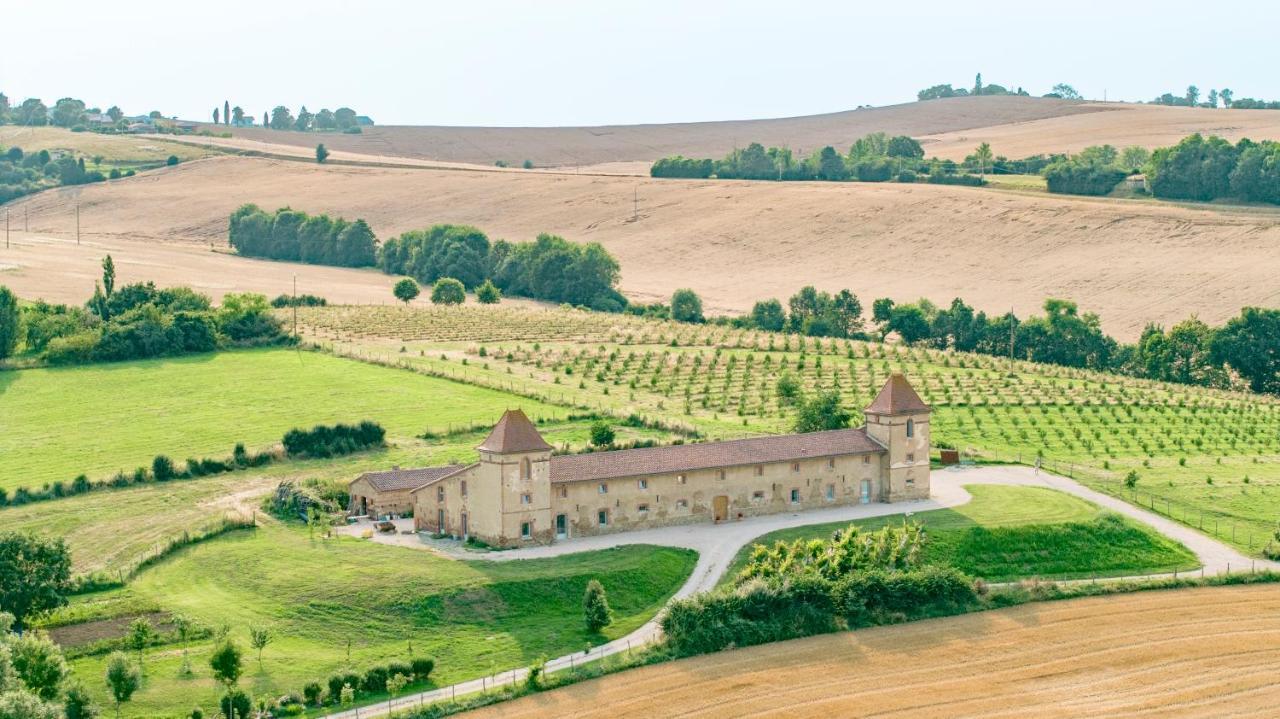 Отель Escons Domaine De Charme Saint-Sulpice-sur-Leze Экстерьер фото